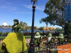 Snow White and 3 Dwarfs Topiary